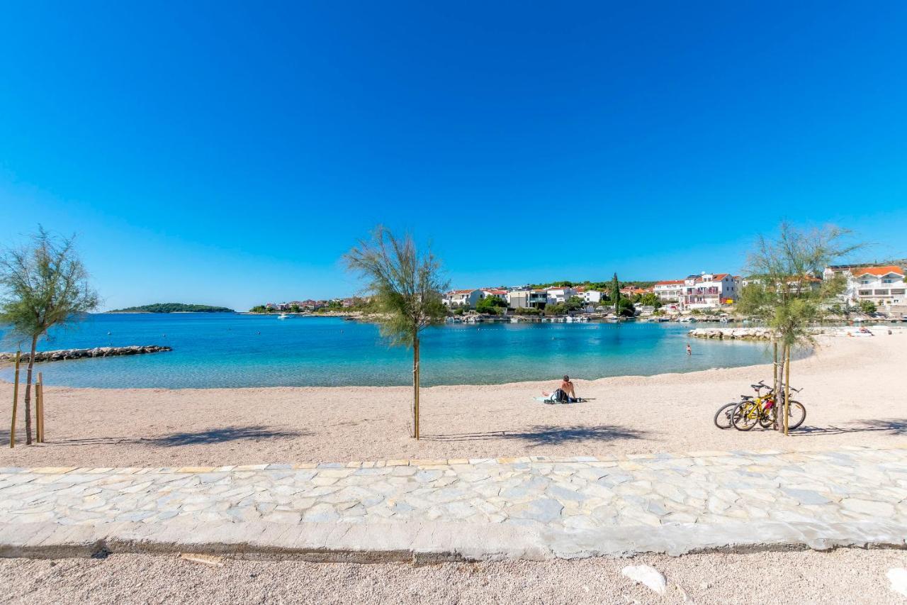 Apartments Luka โรกอซนิซา ภายนอก รูปภาพ